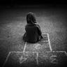 捏孩子耳朵拖拽 幼师被采取强制措施